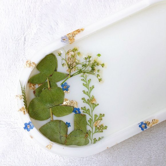 Floral jewelry tray, handmade, pressed florals, 7.5"x3.8"x.6" - Picture 5 of 7